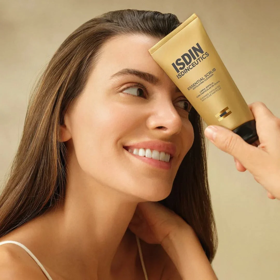 ISDIN® ISDINCEUTICS Essential Scrub 100g - Image 3