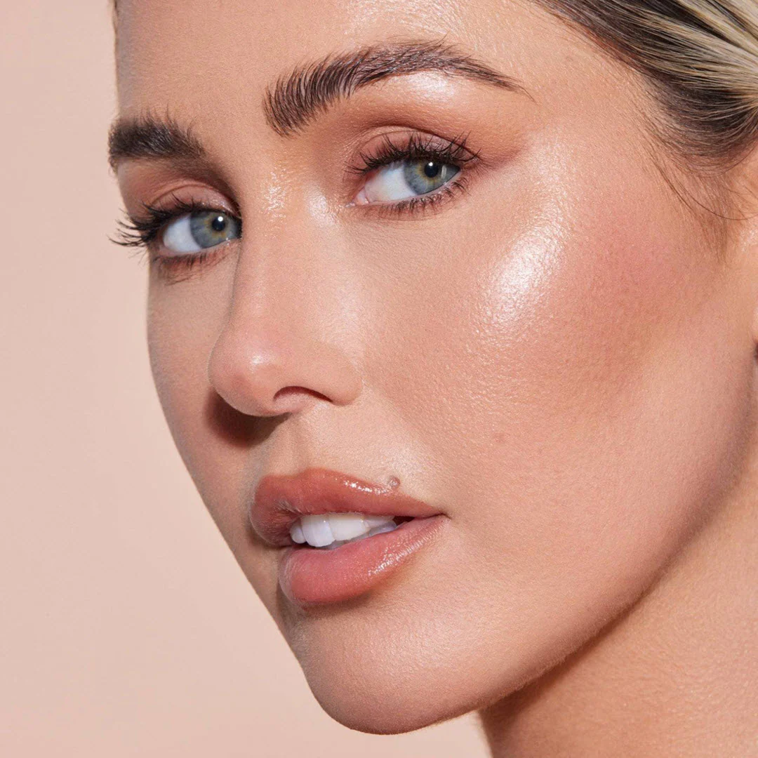 Youngblood® Mineral Cosmetics Liquid Mineral Foundation - Sun Kissed 1 fl oz - Image 3